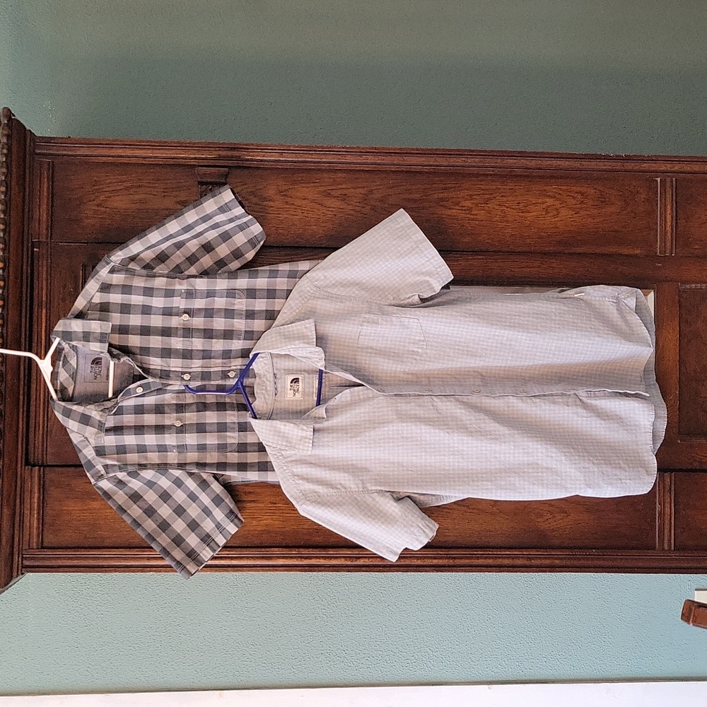 (2 pack) The North Face SS Button Up Shirts
